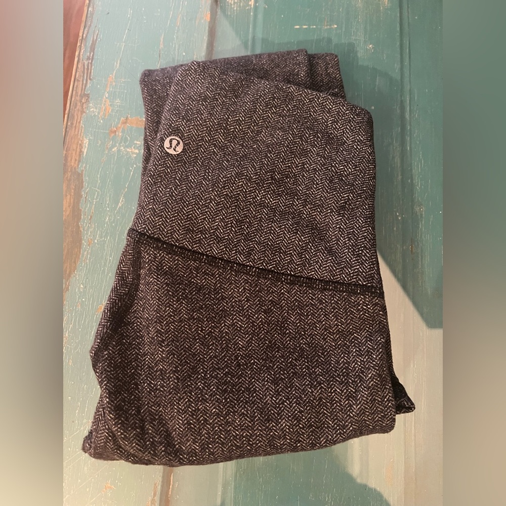 Size 2. Gray herringbone. Lululemon leggings.